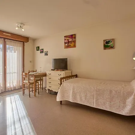 Lumineux Proche Thermes, Animaux Admis, Parking Et Wifi Inclus - Fr-1-841-53 ברבוטן-לה-באינס